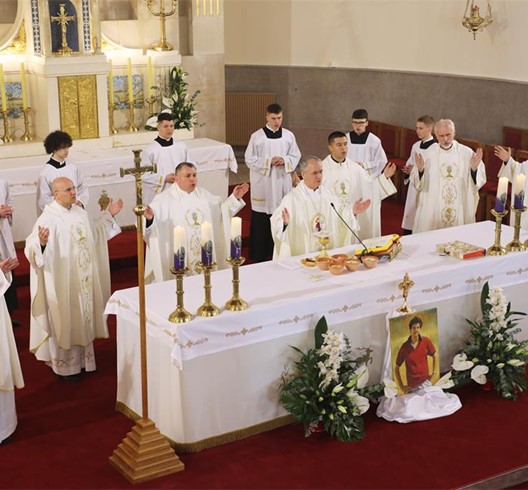 Nadbiskup Kutleša predvodio misu povodom Dana škole Nadbiskupske klasične gimnazije